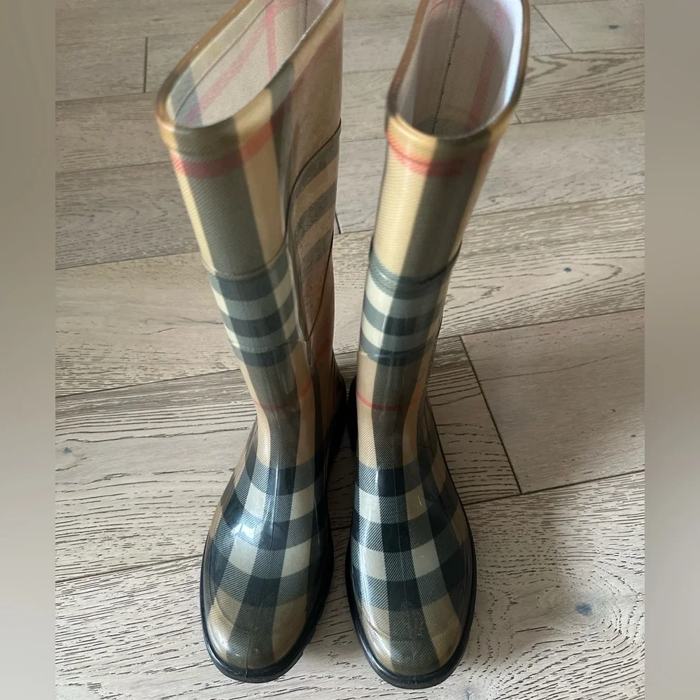 BURBERRY TALL SUPER NOVA CHECK PLAID RUBBER RAINBOOTS SIZE 36 / 6 - Picture 8 of 16